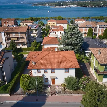 70 Villa *