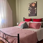 Villa 70 *