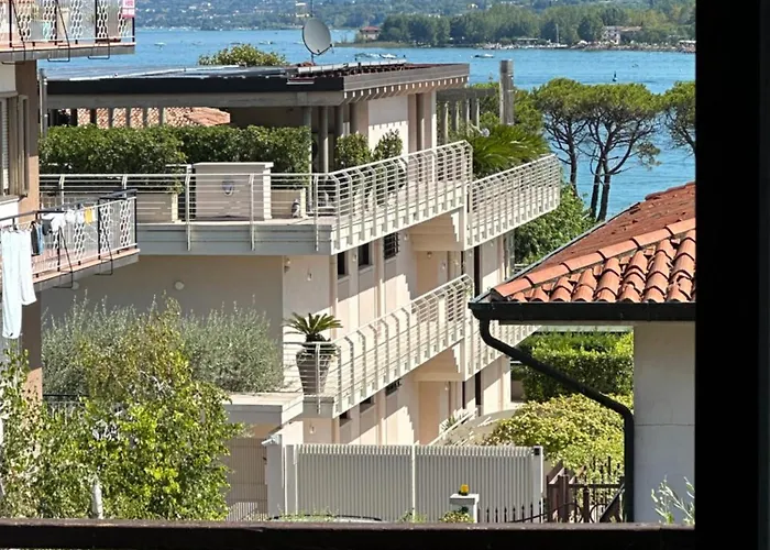 Villa 70 *